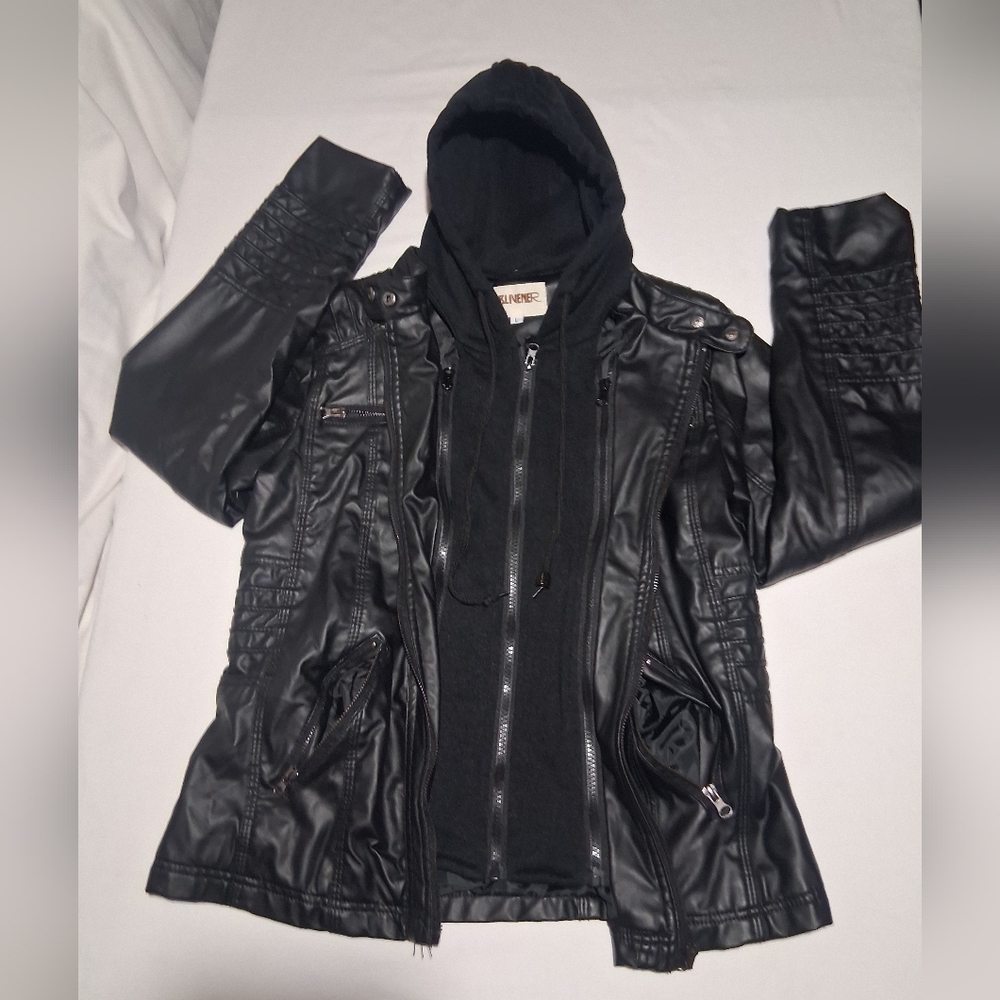 Sleek Black Bomber Jacket with Hoodie